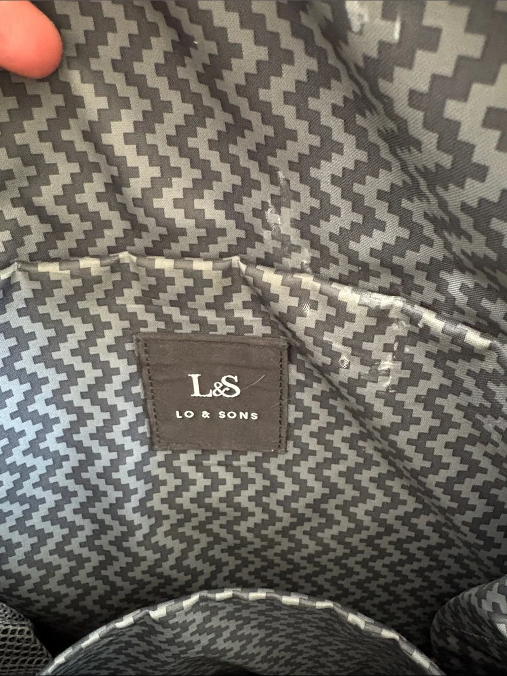 Lo And Sons minimal black